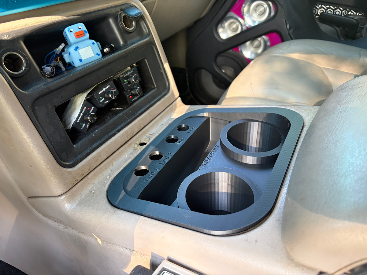 03-06 GM 4 toggle switch cup holder